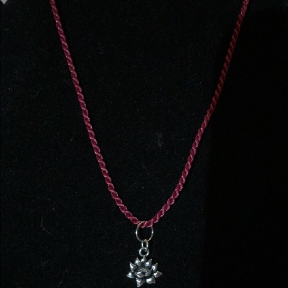 Short necklace/ Chocker